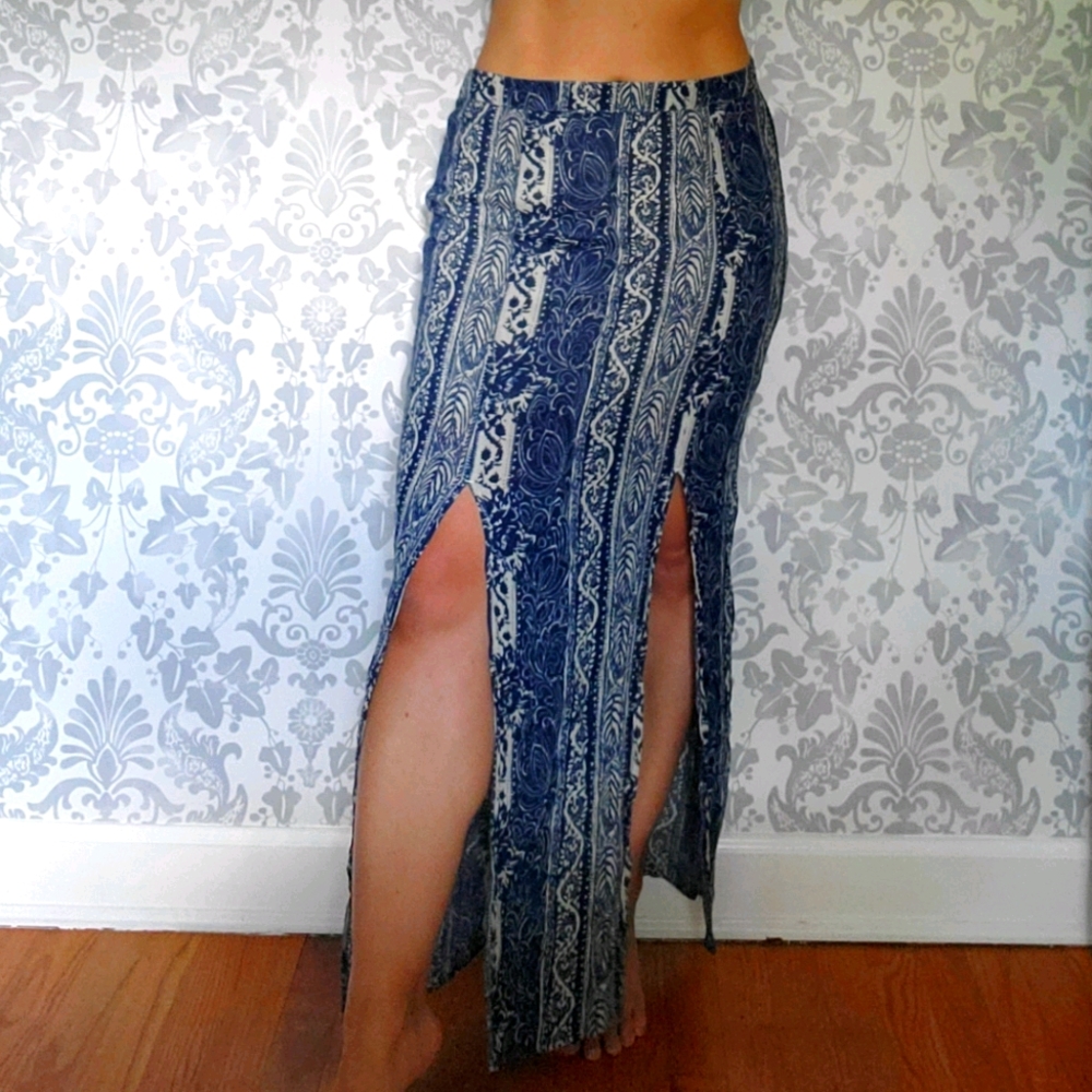 AE High Waisted Double Slit Skirt Size 10